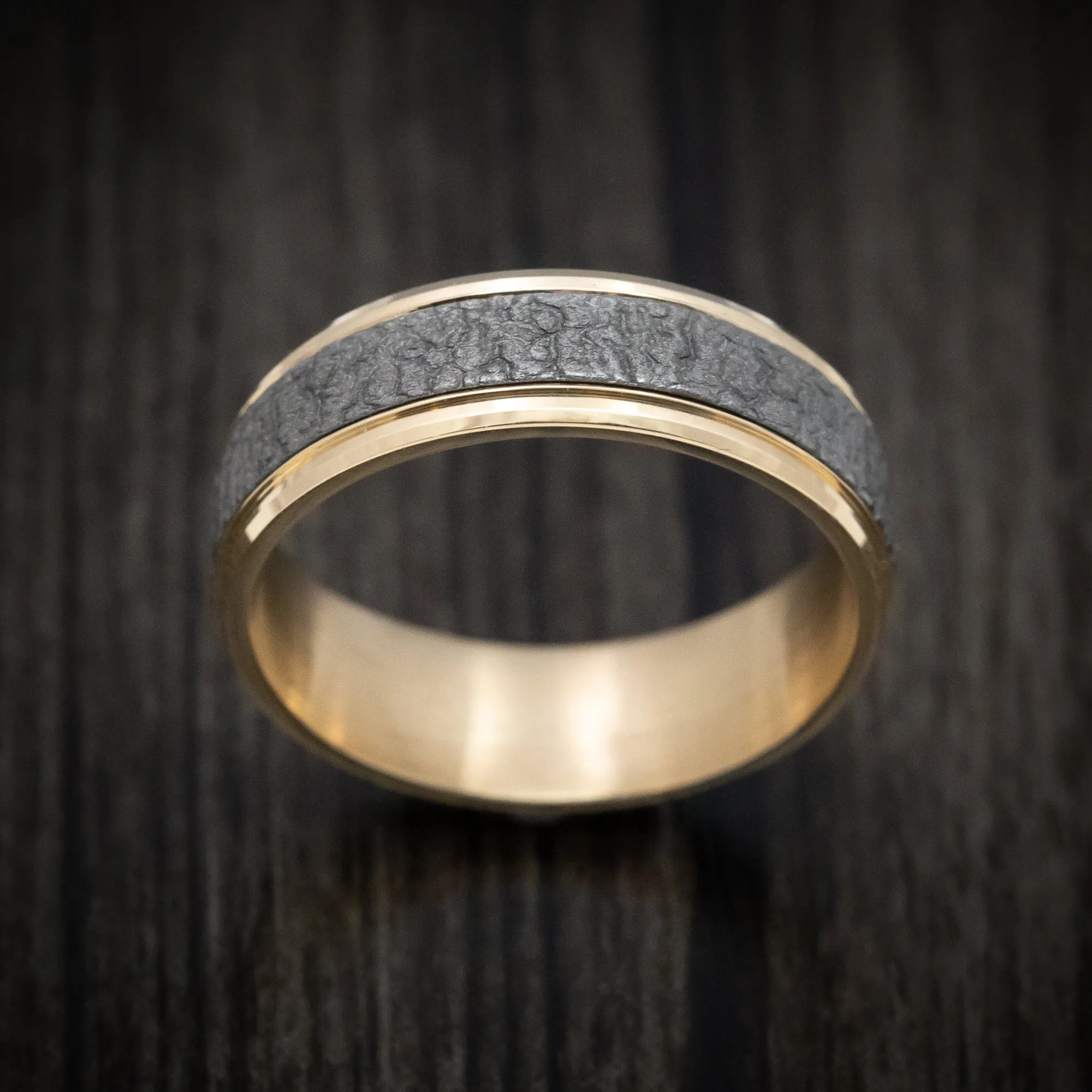 14K Yellow Gold And Tantalum Bark Design Mens Band