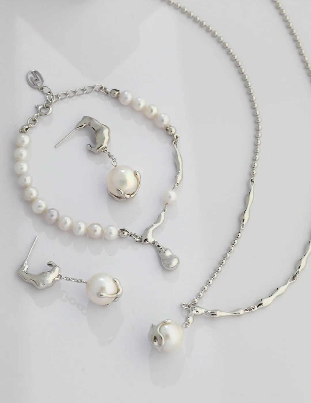 Baroque Pearl Pendants Necklaces