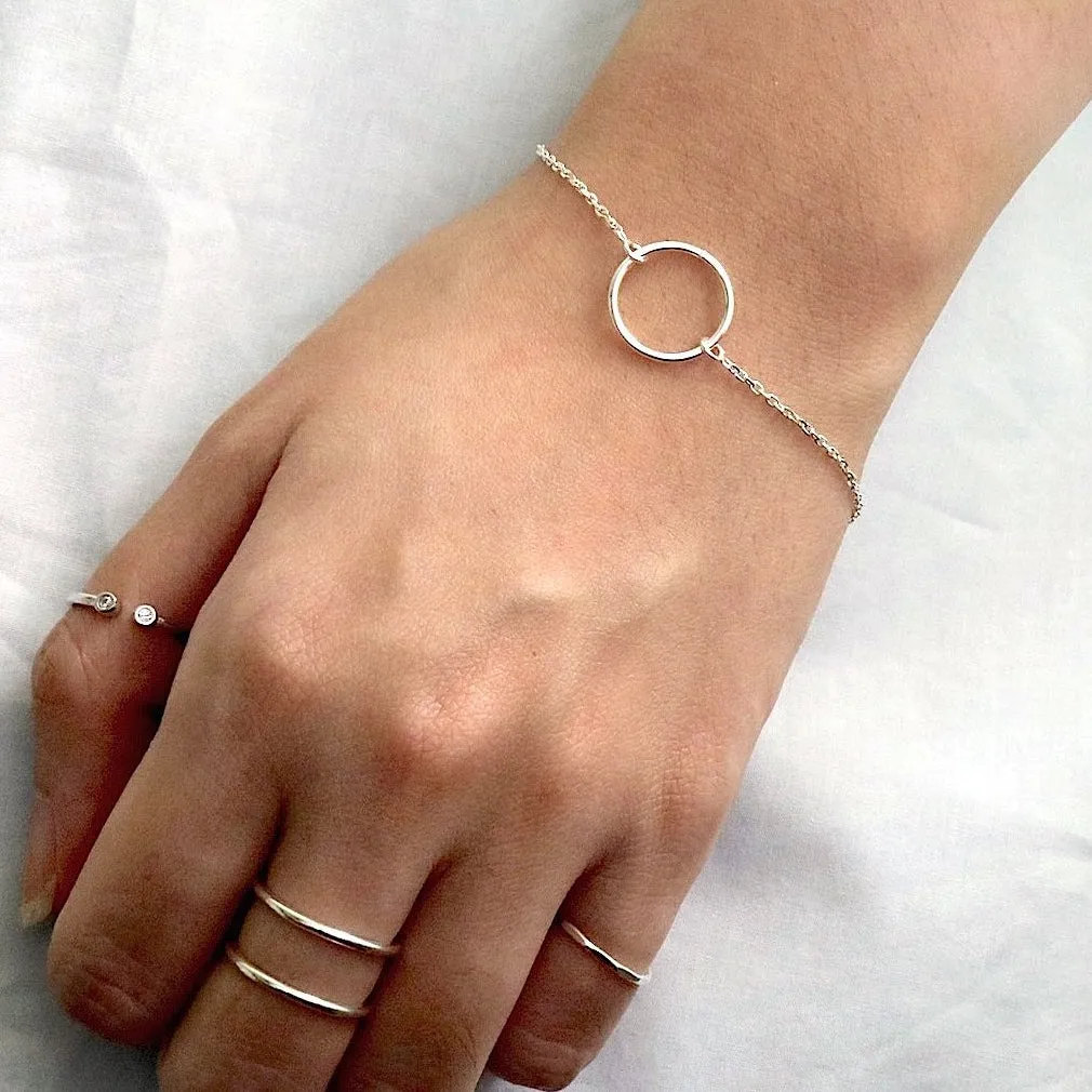 Chic Circle Bracelet