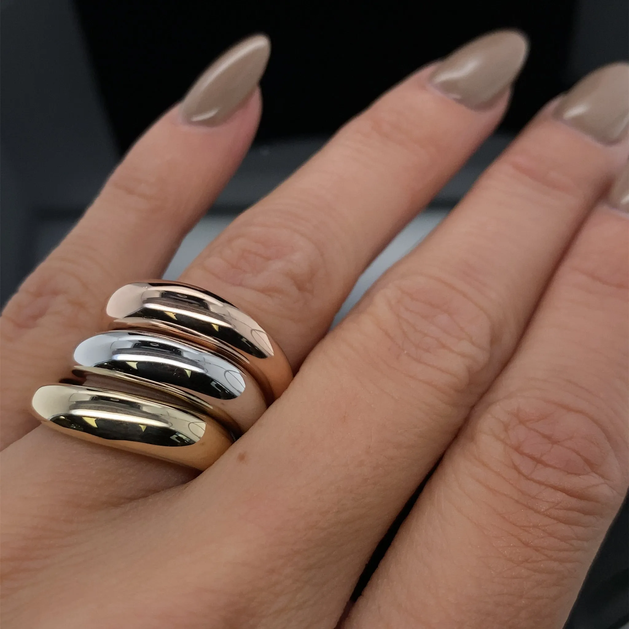 High Rise Curvy Silhouette White Gold Ring