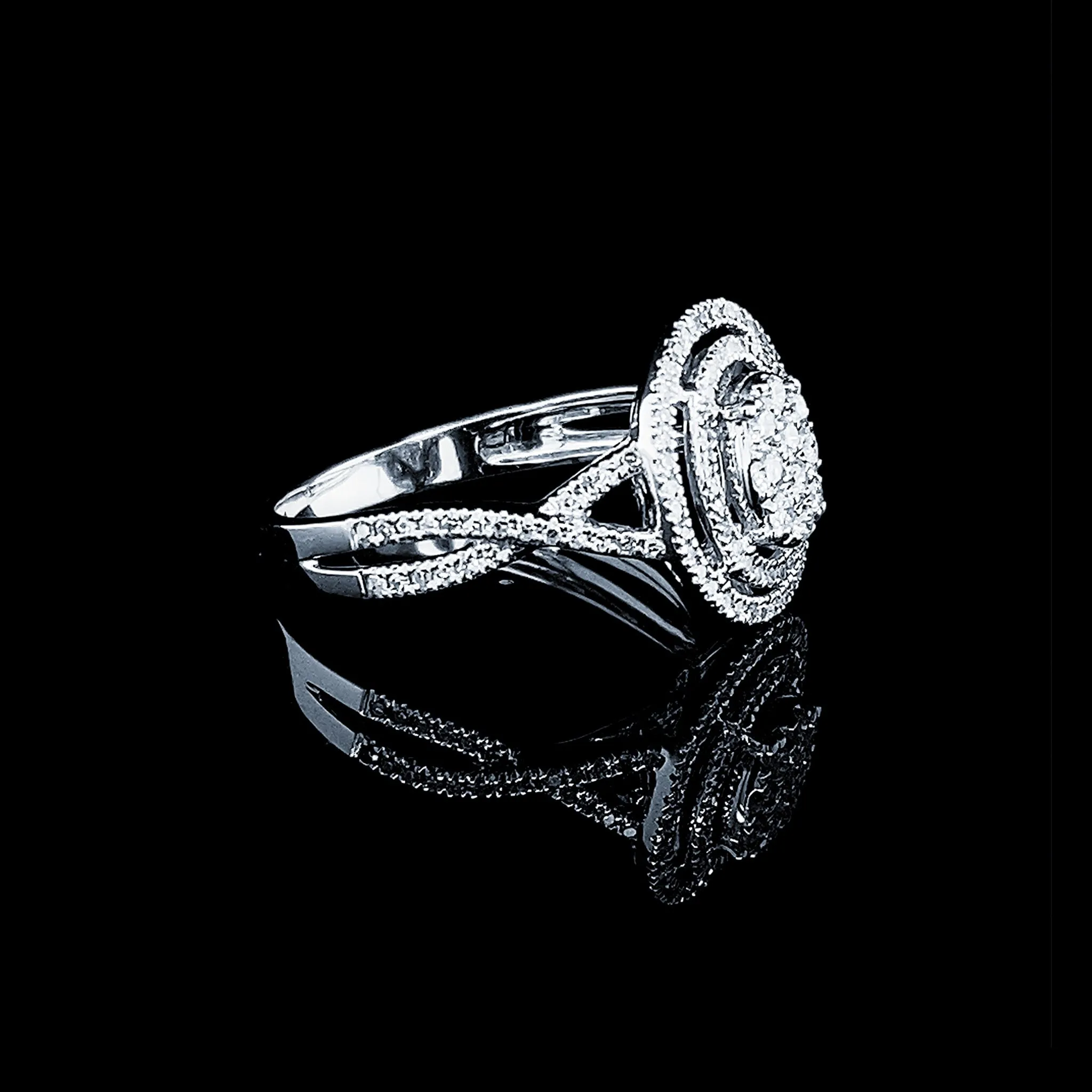 #LVNA2024 |  Oval Halo Paved Diamond Ring 14kt