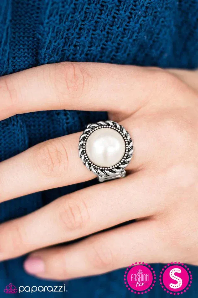 Paparazzi Ring ~ Ocean Treasure - White