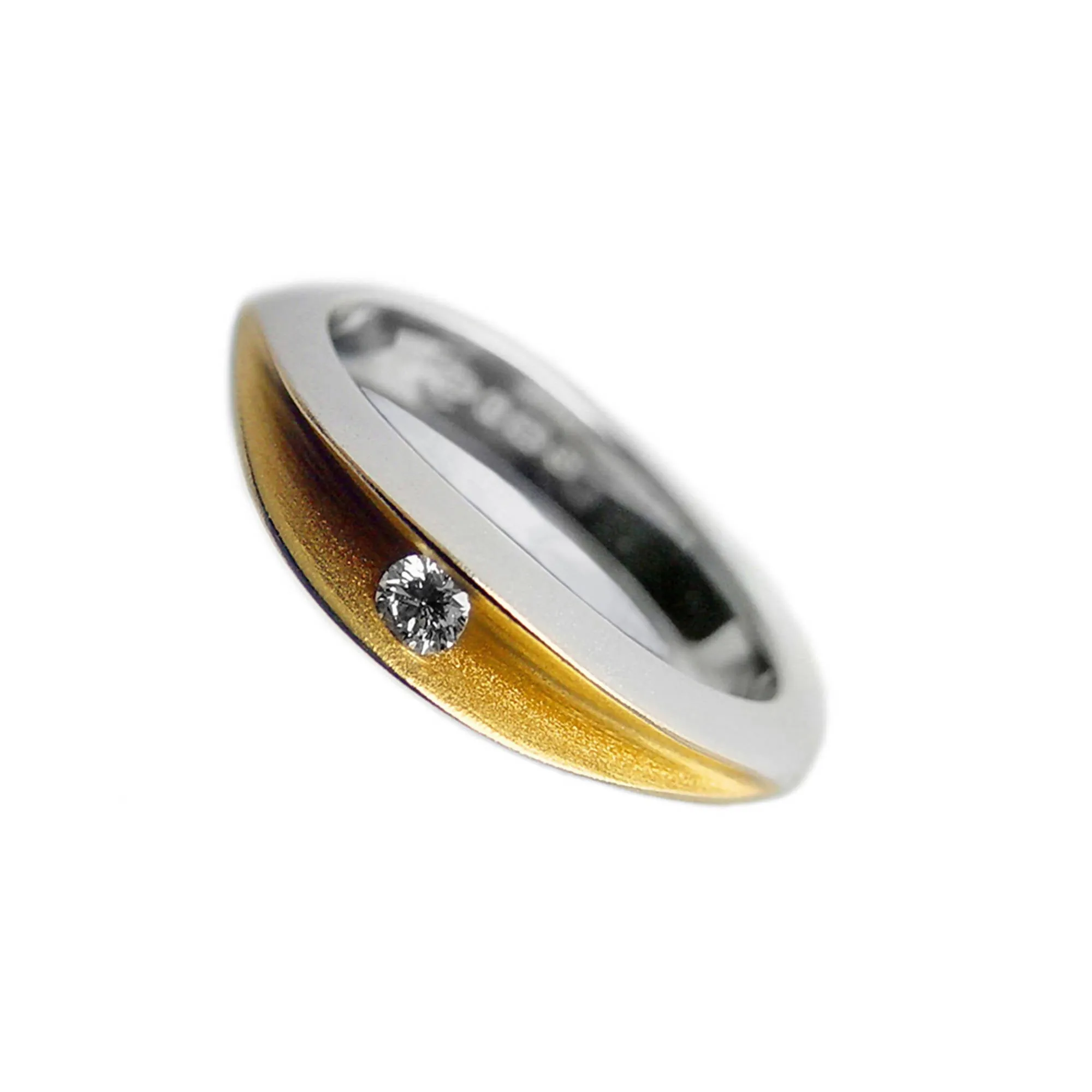 Partially split silver shell ring with 10pt diamond and 22k gold plated interior