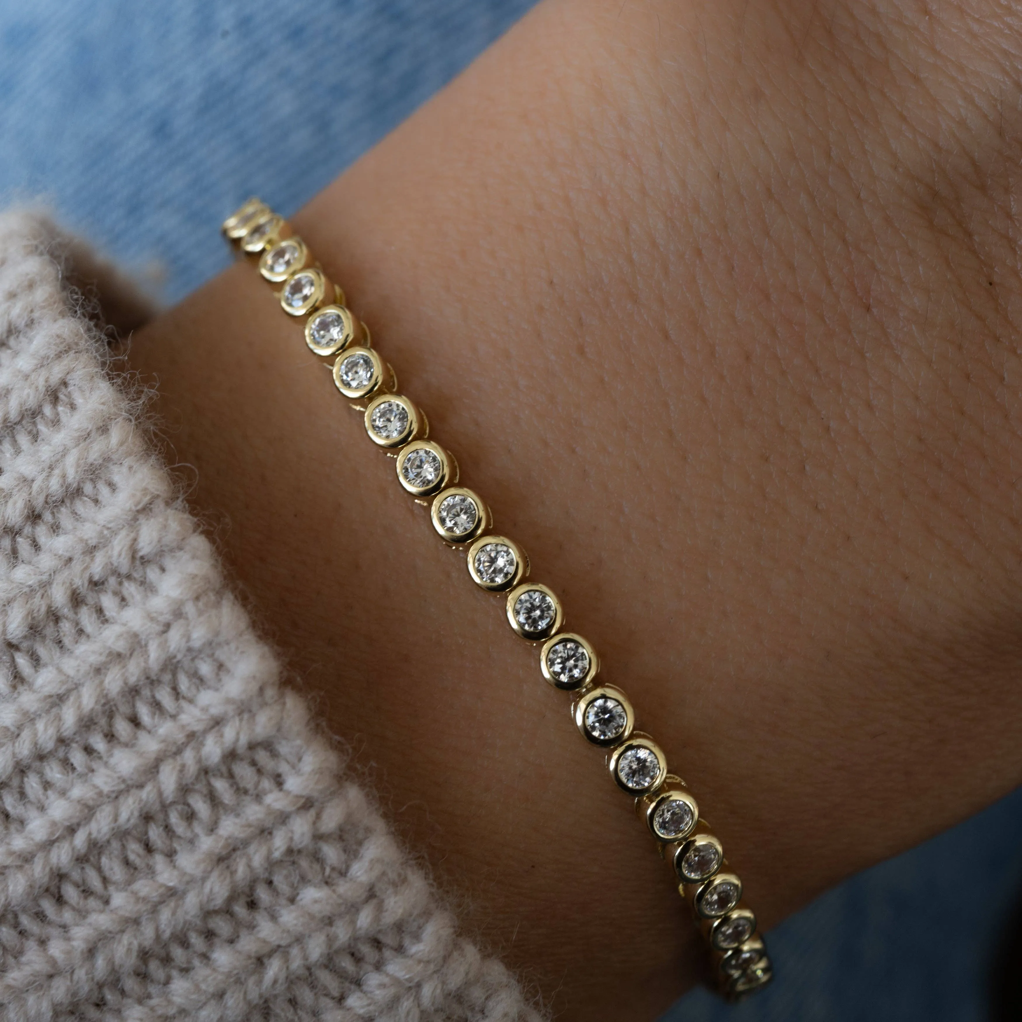 Round Bezel Tennis Bracelet